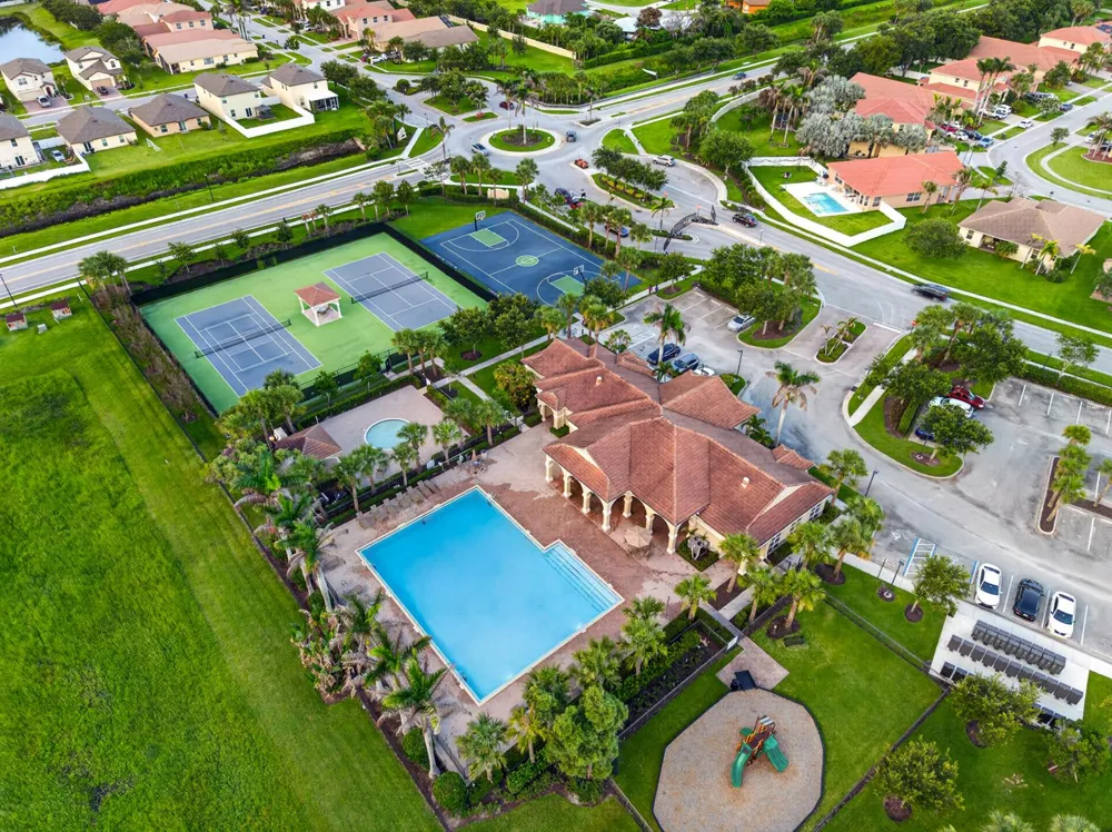 950 Bent Creek Drive Fort Pierce, FL 34947