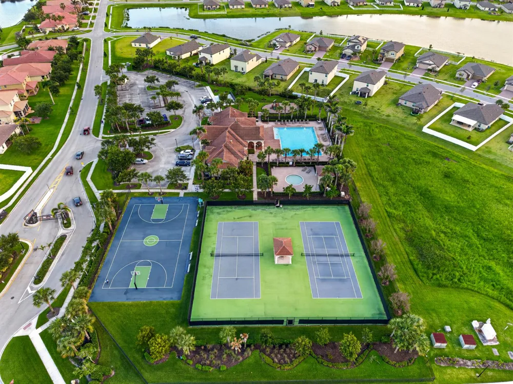 950 Bent Creek Drive Fort Pierce, FL 34947