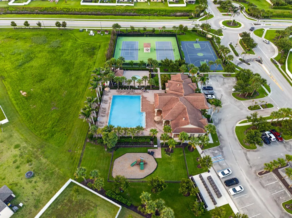 950 Bent Creek Drive Fort Pierce, FL 34947