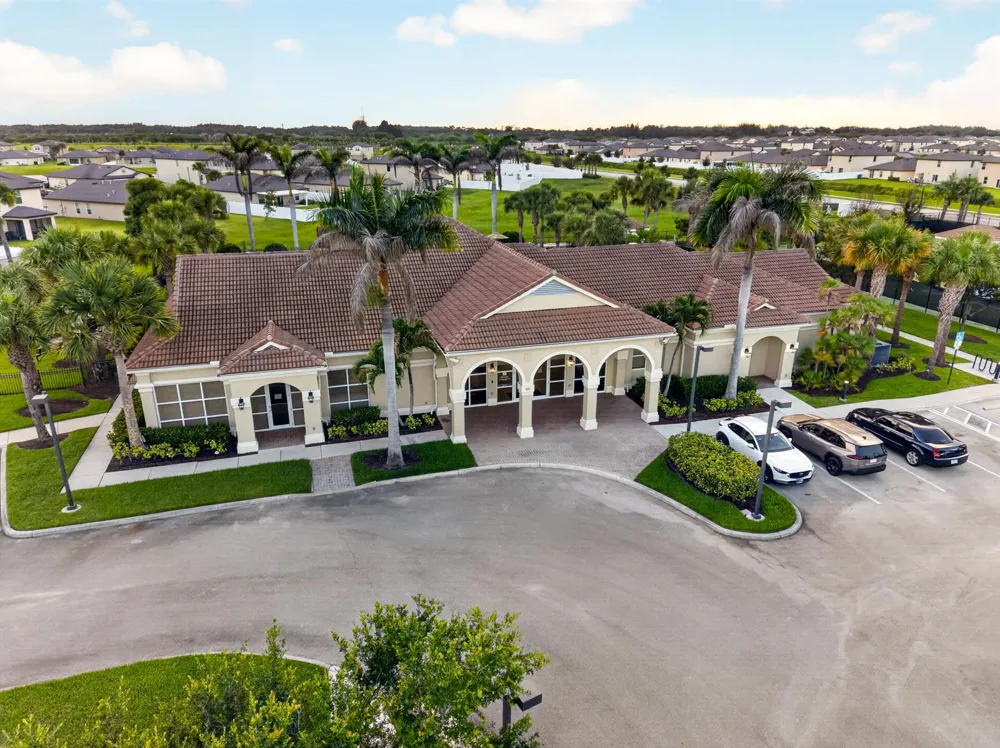 950 Bent Creek Drive Fort Pierce, FL 34947