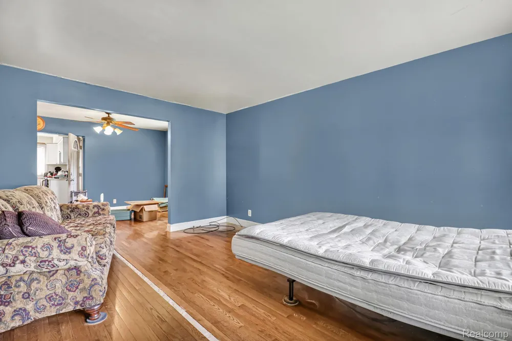 105 Scougle Street Durand City, MI 48429