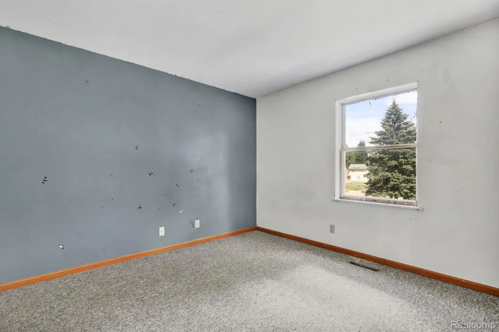 105 Scougle Street Durand City, MI 48429