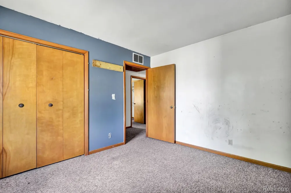 105 Scougle Street Durand City, MI 48429