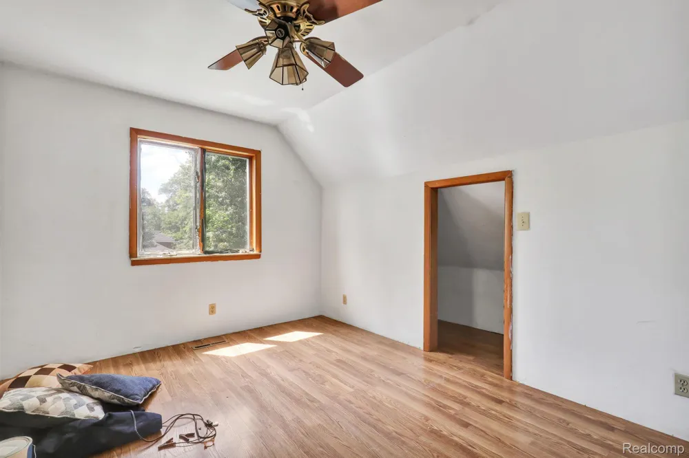 105 Scougle Street Durand City, MI 48429