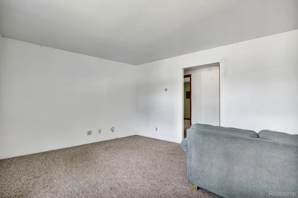 105 Scougle Street Durand City, MI 48429