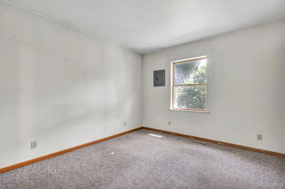 105 Scougle Street Durand City, MI 48429