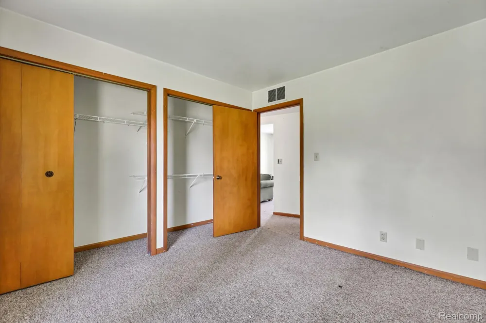 105 Scougle Street Durand City, MI 48429