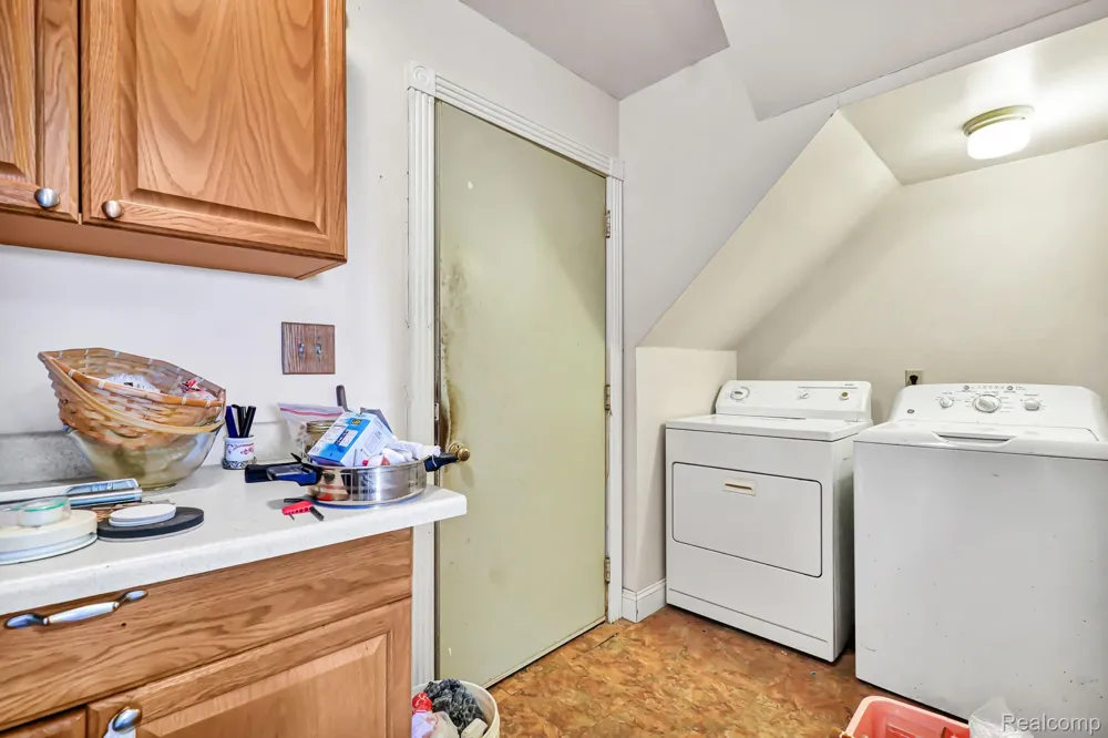 105 Scougle Street Durand City, MI 48429
