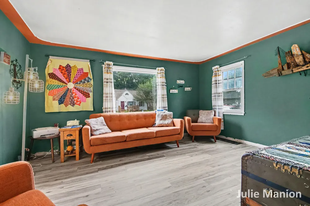 1829 Delwood Avenue SW Wyoming City, MI 49509