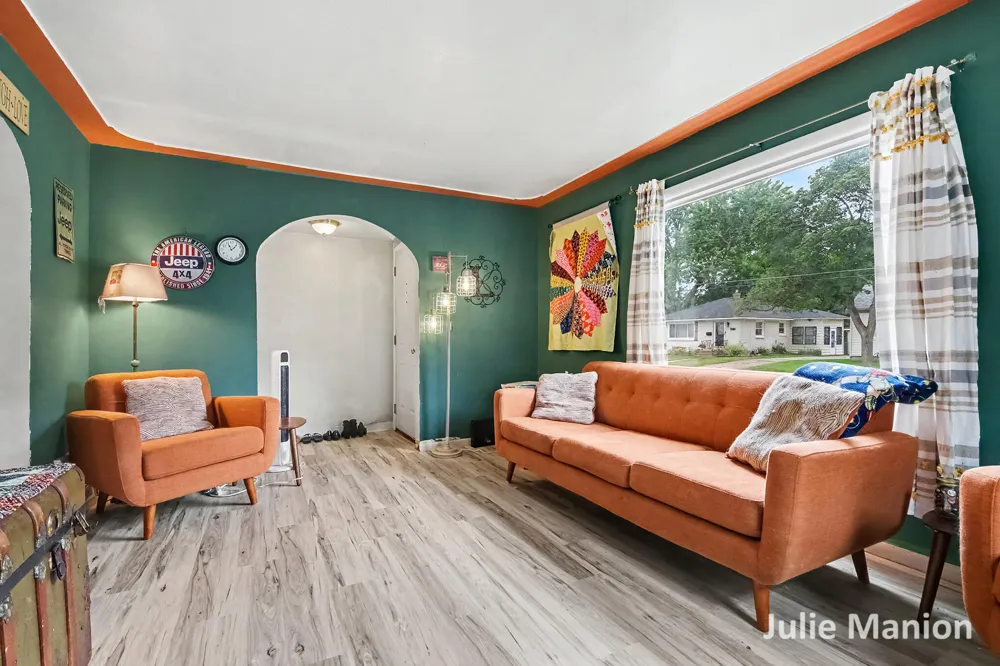 1829 Delwood Avenue SW Wyoming City, MI 49509