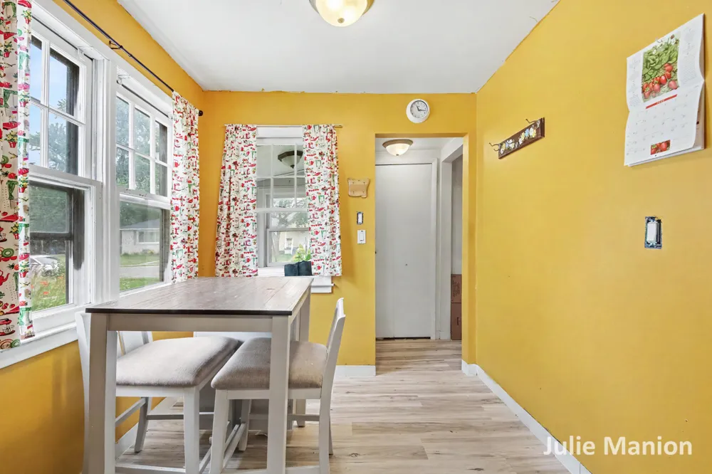 1829 Delwood Avenue SW Wyoming City, MI 49509