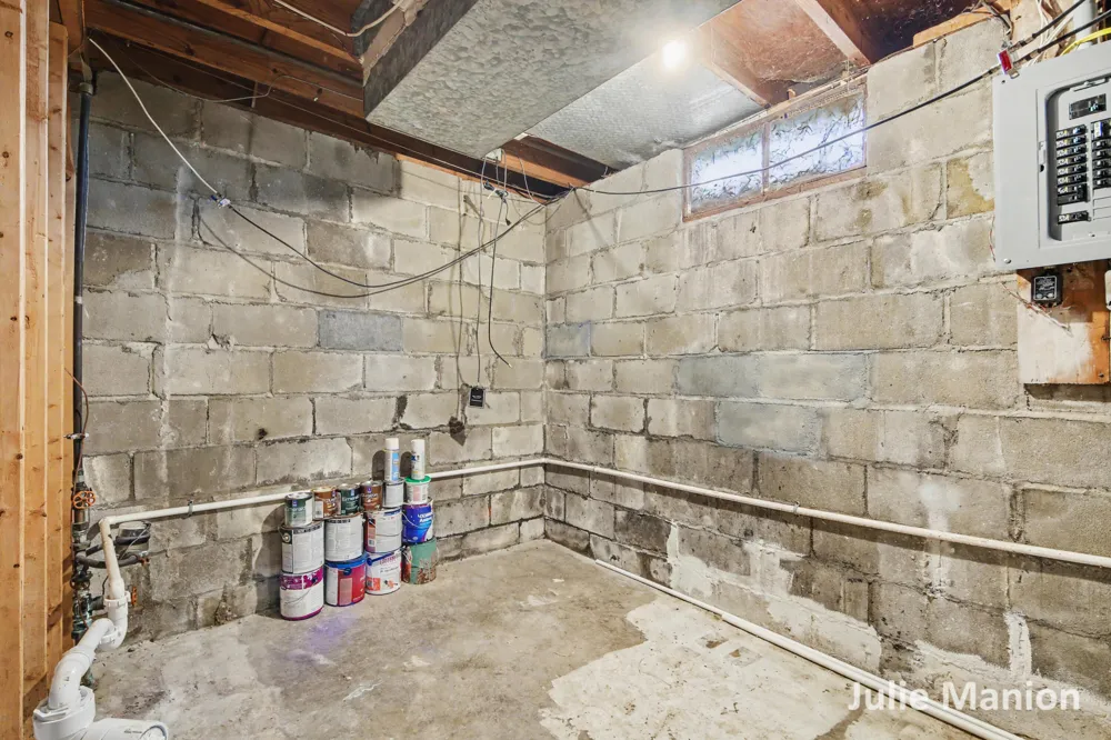 1829 Delwood Avenue SW Wyoming City, MI 49509