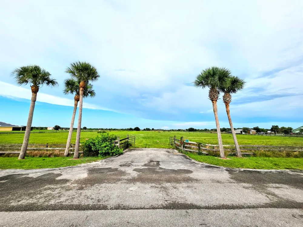 4 Sneed Road Fort Pierce, FL 34945