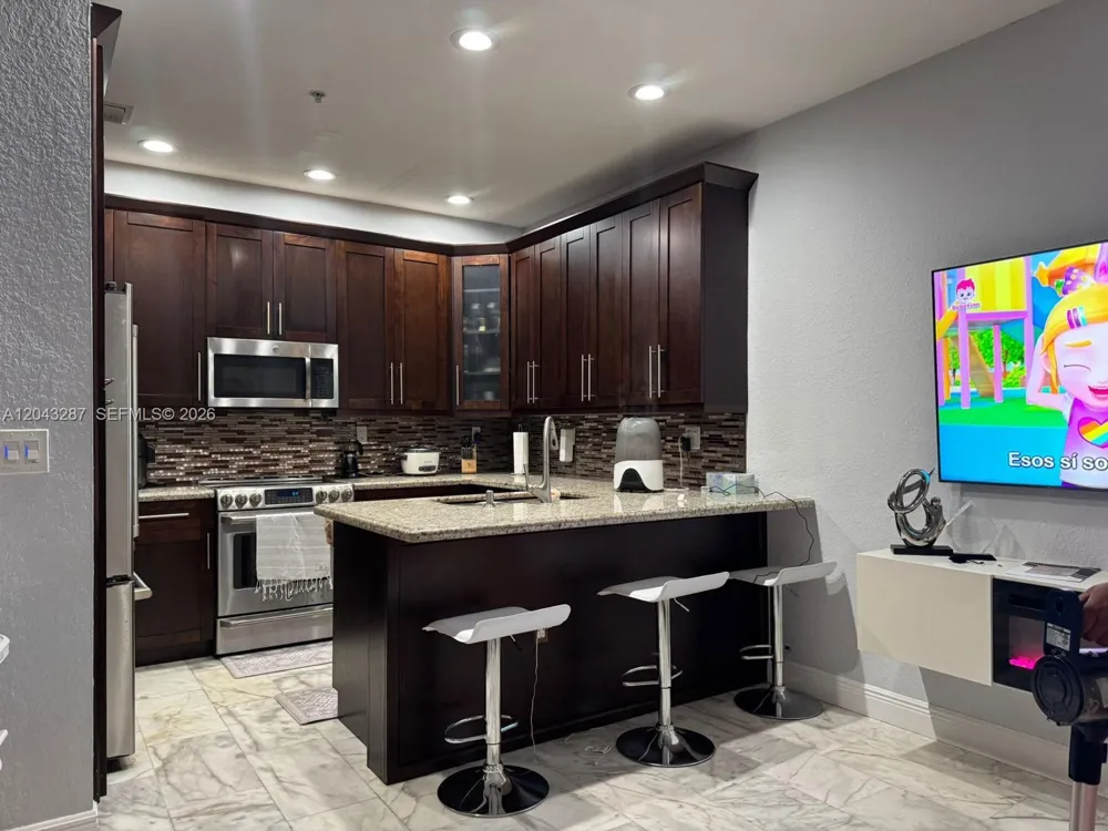 4301 SW 160th Ave #215 Miramar, FL 33027