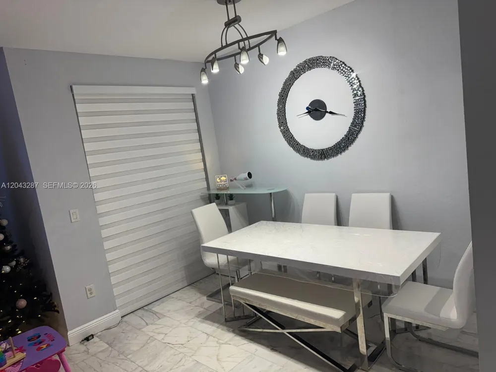 4301 SW 160th Ave #215 Miramar, FL 33027