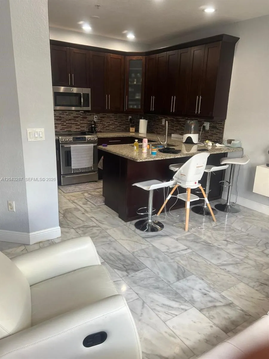 4301 SW 160th Ave #215 Miramar, FL 33027