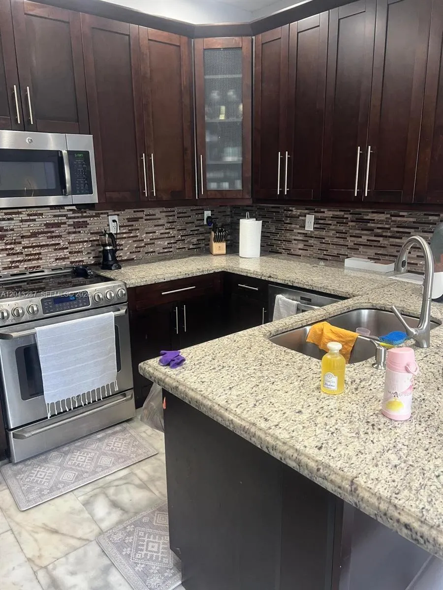 4301 SW 160th Ave #215 Miramar, FL 33027