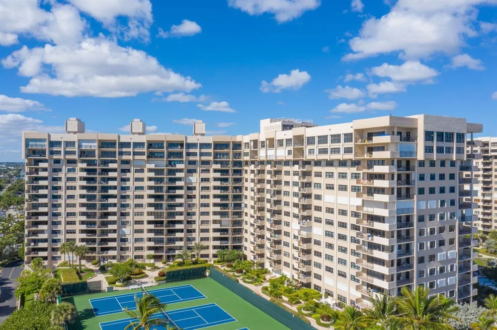 4900 Ocean Boulevard #517 Lauderdale By The Sea, FL 33308