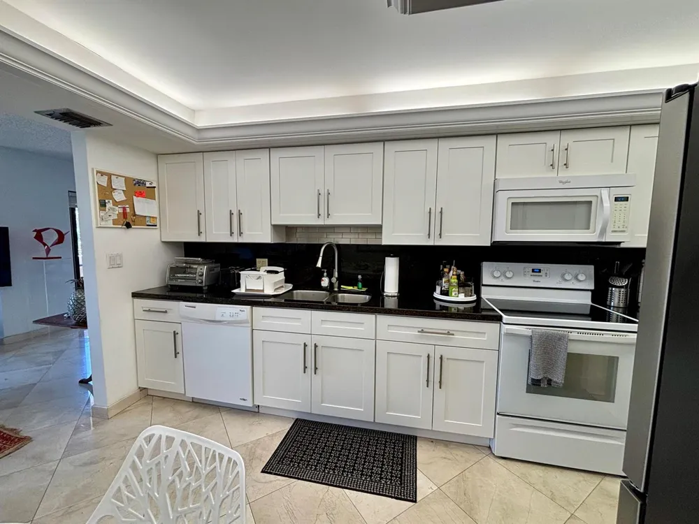 4900 Ocean Boulevard #517 Lauderdale By The Sea, FL 33308