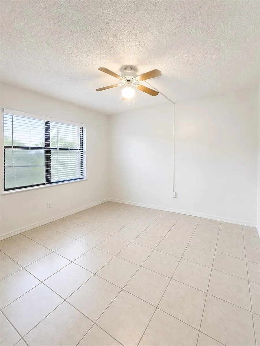 2050 Oleander Boulevard #1-105 Fort Pierce, FL 34950
