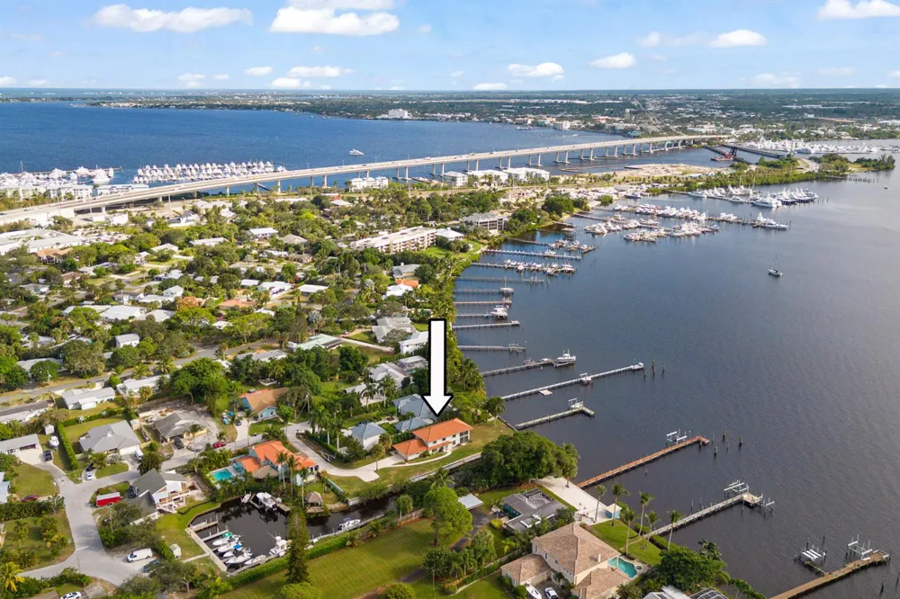 911 NW Sunset Terrace Stuart, FL 34994