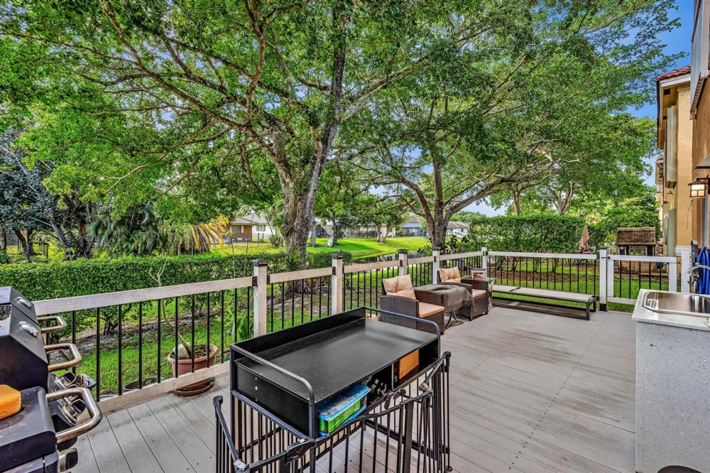 11251 Lakeview Drive #21-f Coral Springs, FL 33071