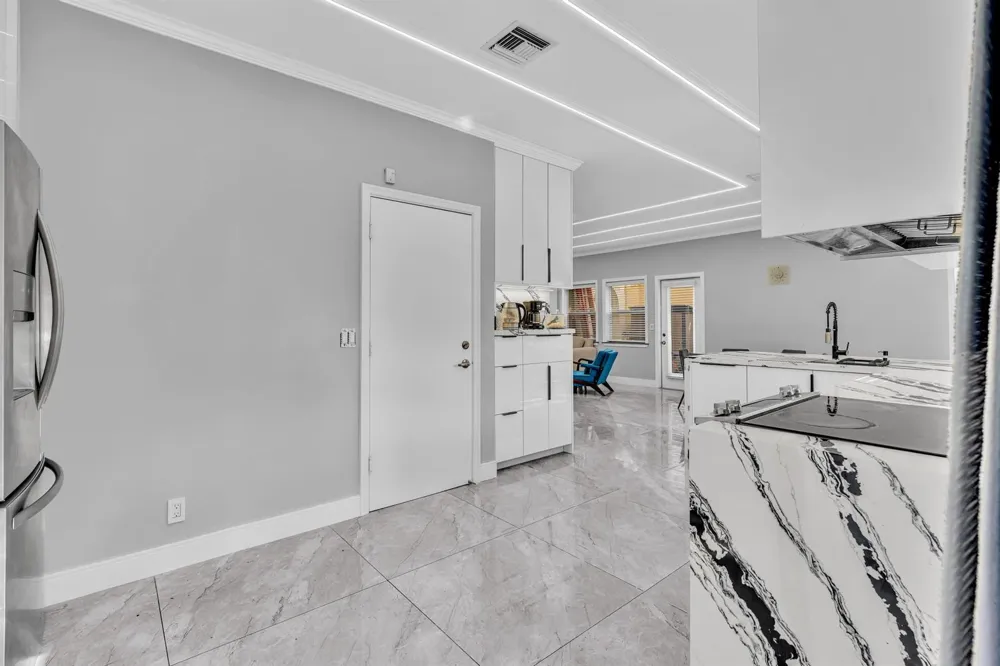 11251 Lakeview Drive #21-f Coral Springs, FL 33071