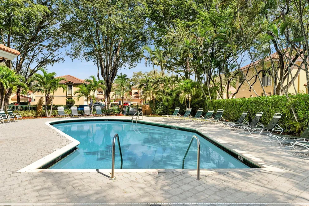 11251 Lakeview Drive #21-f Coral Springs, FL 33071