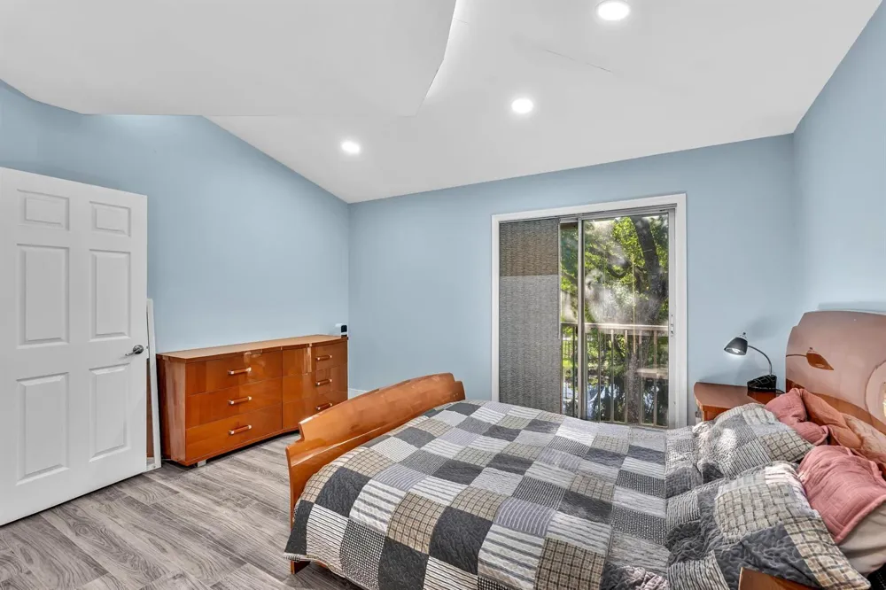 11251 Lakeview Drive #21-f Coral Springs, FL 33071
