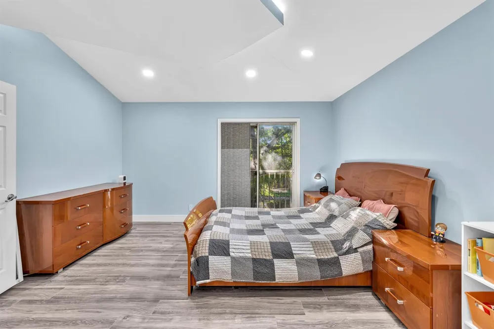 11251 Lakeview Drive #21-f Coral Springs, FL 33071