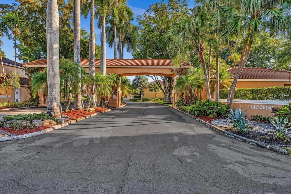 11251 Lakeview Drive #21-f Coral Springs, FL 33071