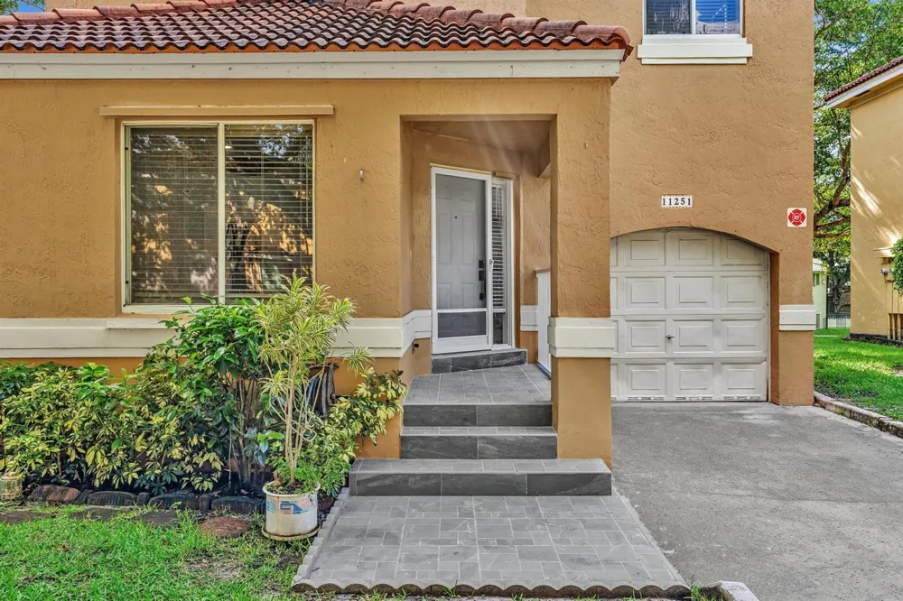 11251 Lakeview Drive #21-f Coral Springs, FL 33071