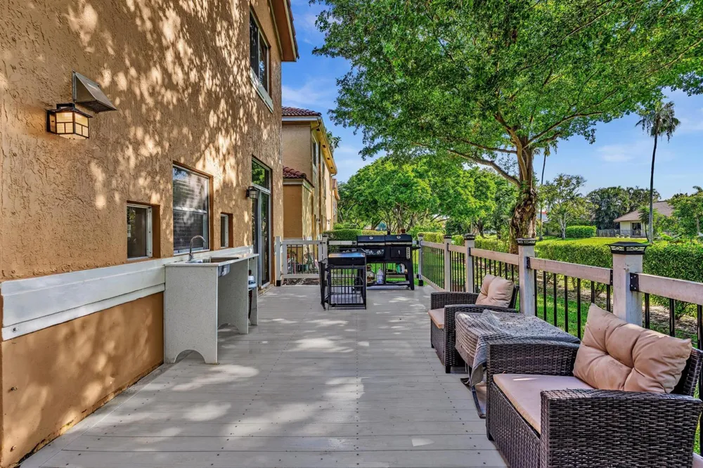 11251 Lakeview Drive #21-f Coral Springs, FL 33071