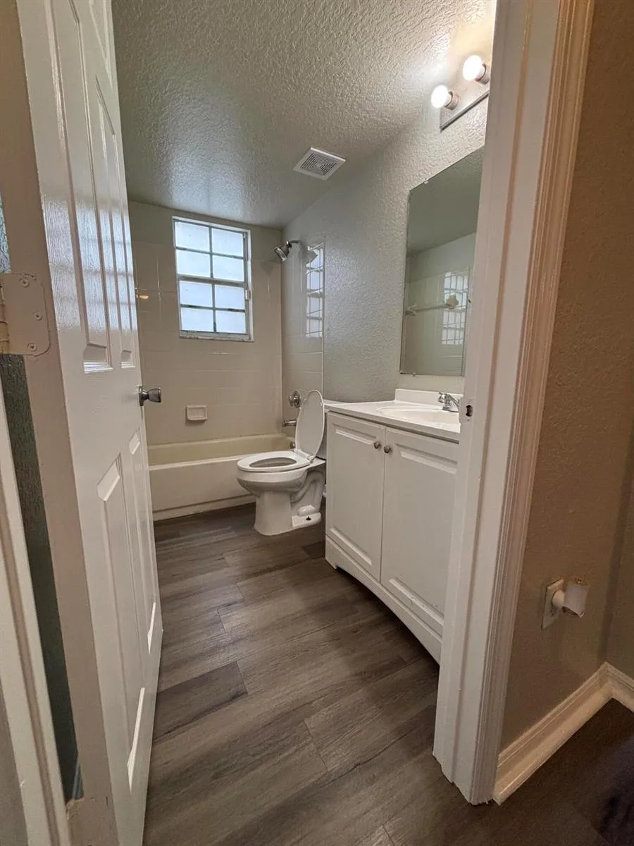2412 Belmont Lane North Lauderdale, FL 33068