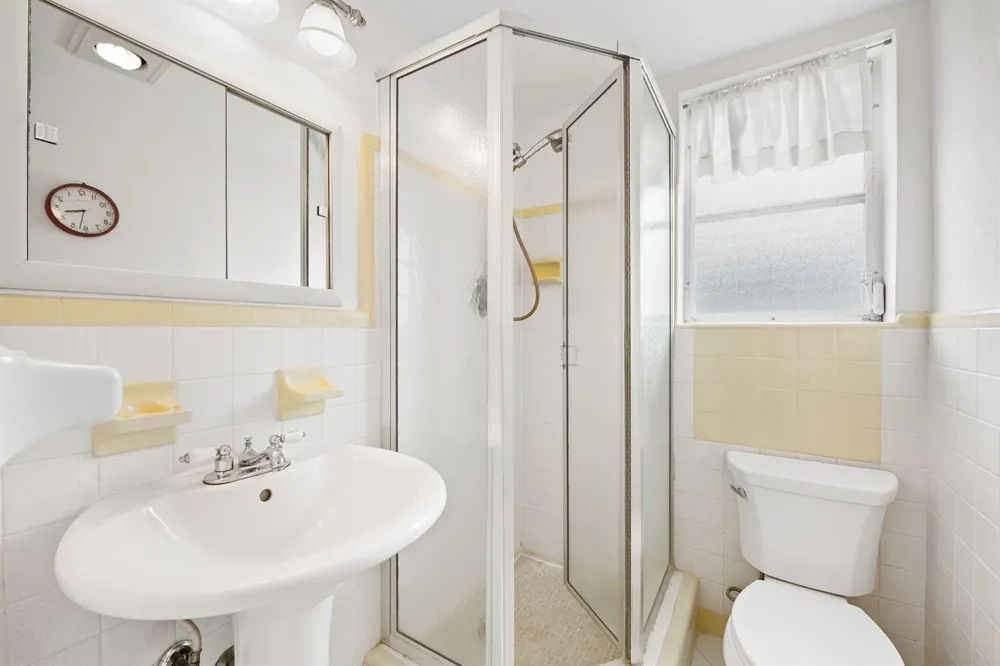 2748 NE 28th Avenue #20 Lighthouse Point, FL 33064