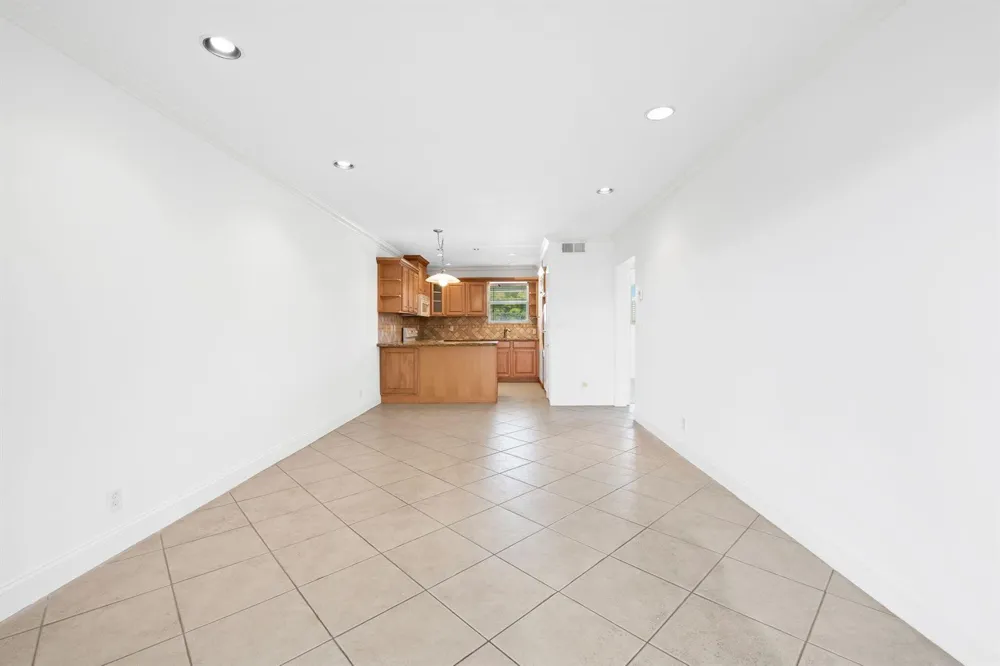 2748 NE 28th Avenue #20 Lighthouse Point, FL 33064