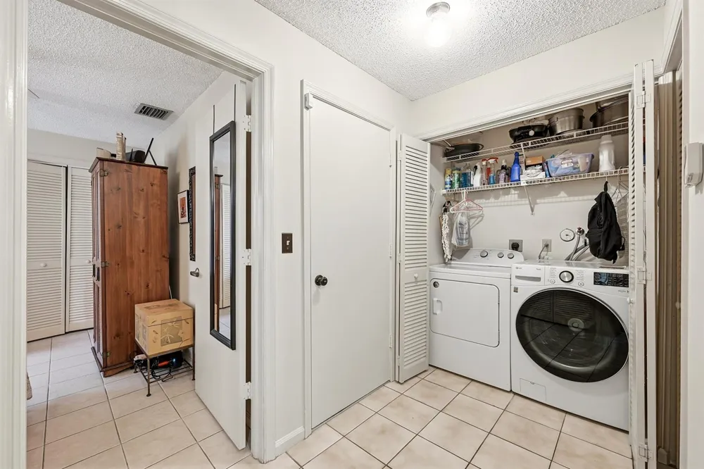 2118 Discovery Circle W Deerfield Beach, FL 33442