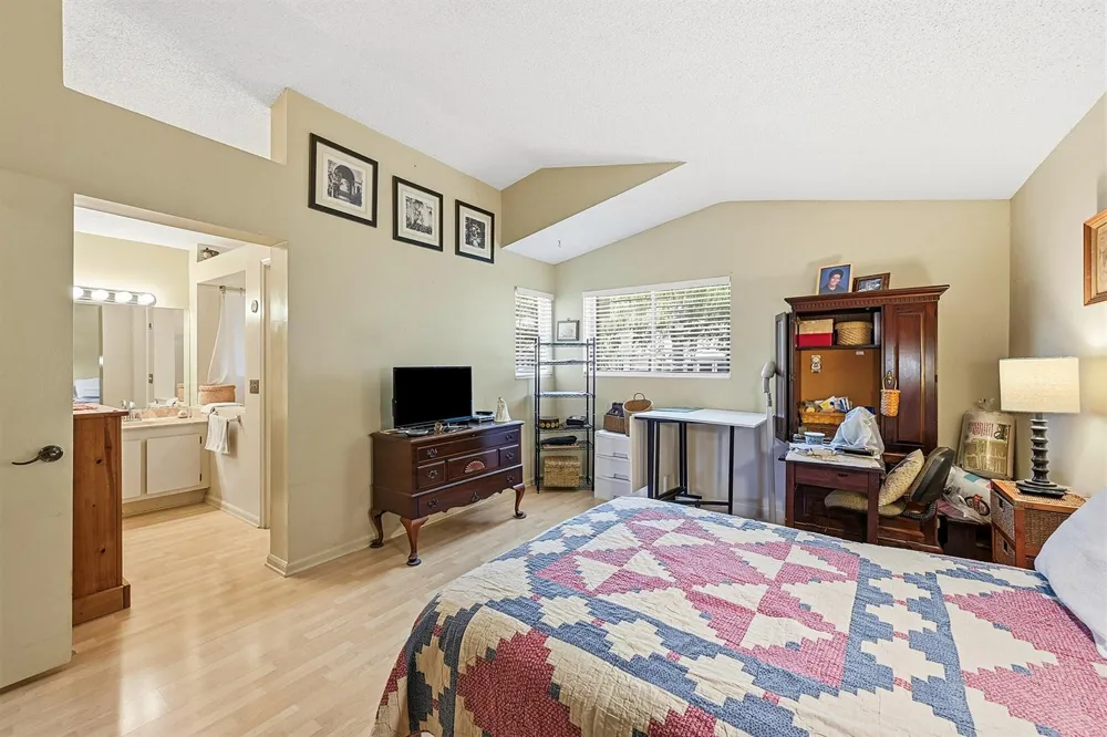 2118 Discovery Circle W Deerfield Beach, FL 33442