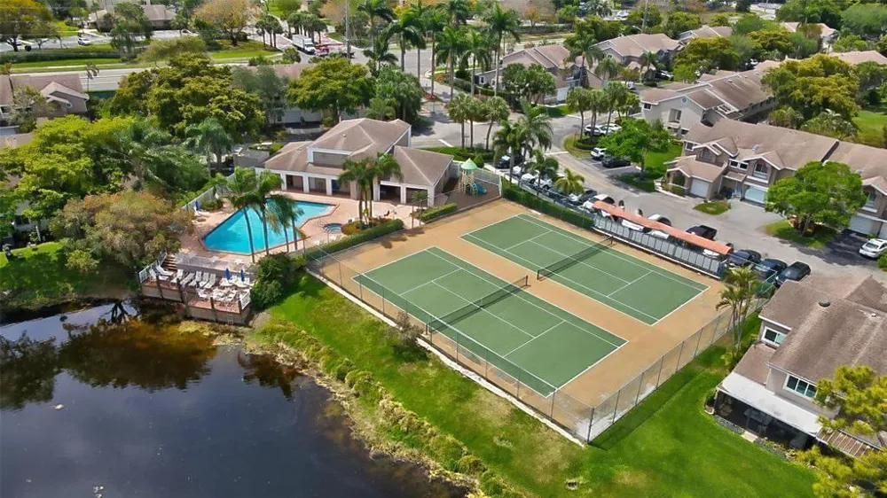 2118 Discovery Circle W Deerfield Beach, FL 33442
