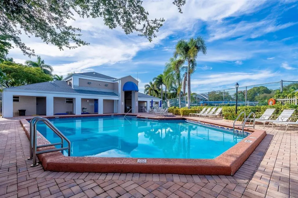 2118 Discovery Circle W Deerfield Beach, FL 33442
