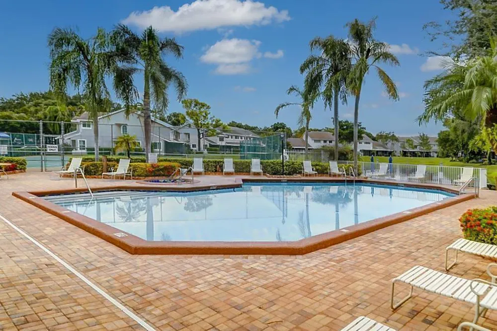 2118 Discovery Circle W Deerfield Beach, FL 33442