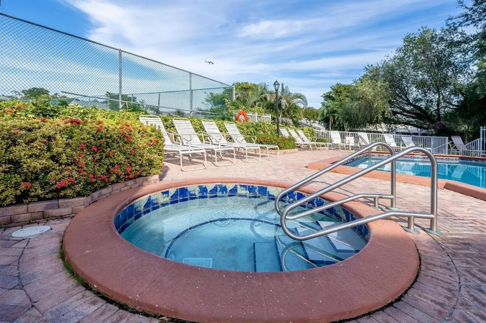 2118 Discovery Circle W Deerfield Beach, FL 33442