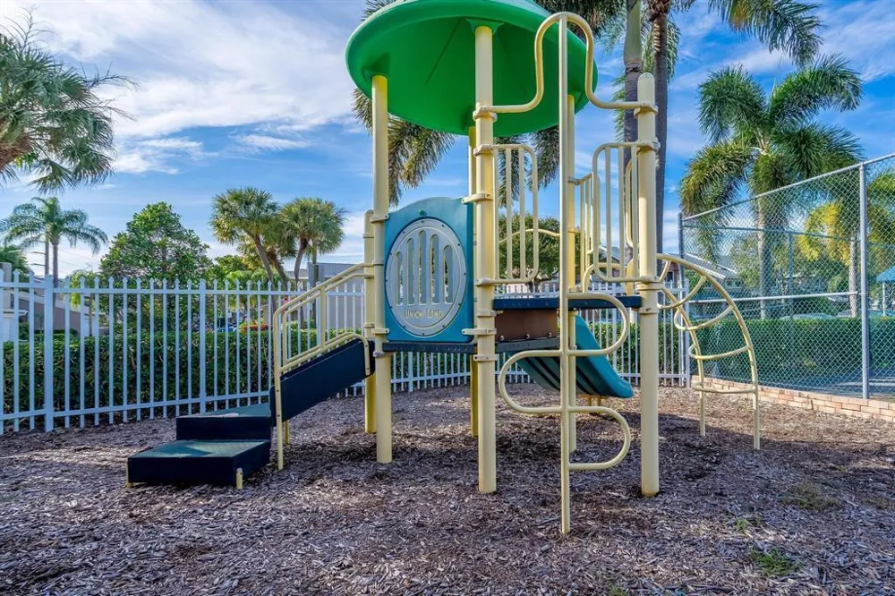 2118 Discovery Circle W Deerfield Beach, FL 33442