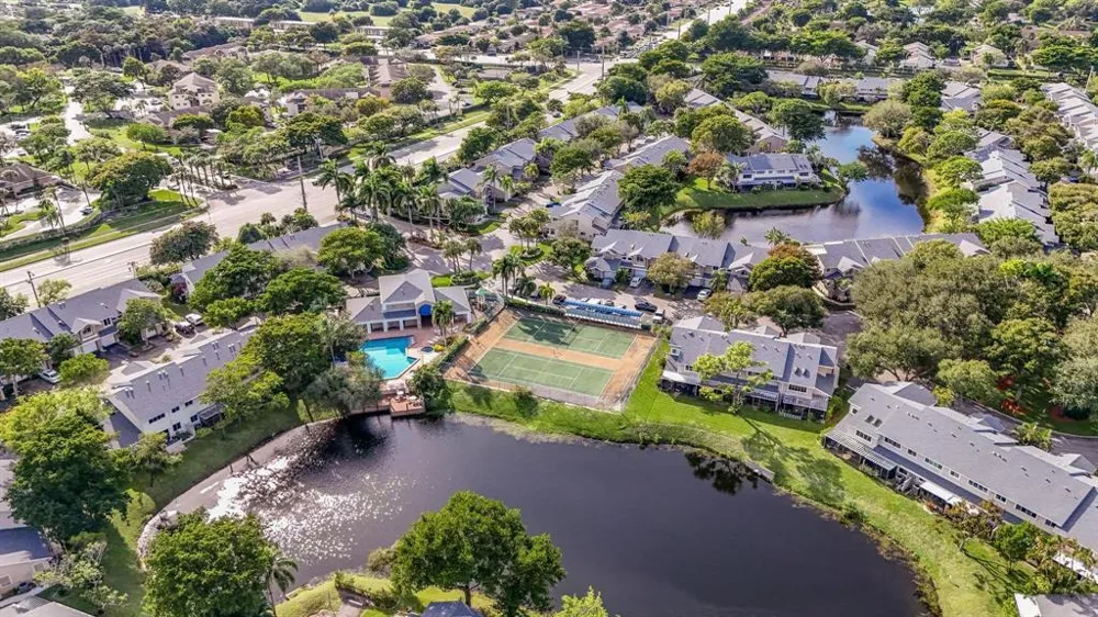 2118 Discovery Circle W Deerfield Beach, FL 33442