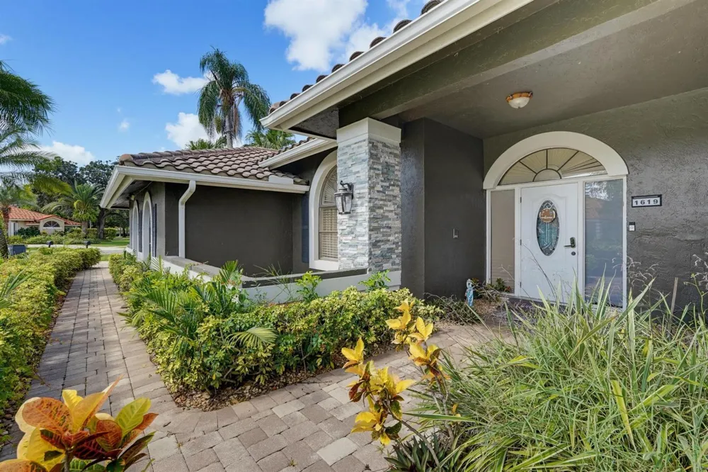 1619 Wiltshire Village Drive Wellington, FL 33414