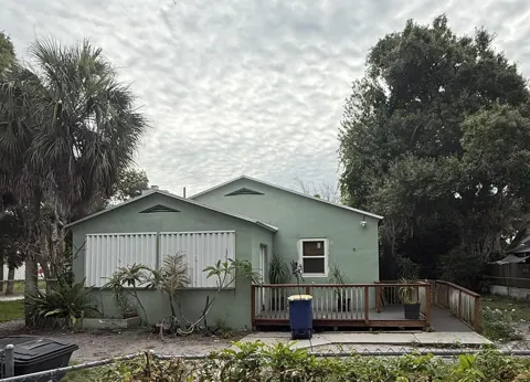 516 Beach Court