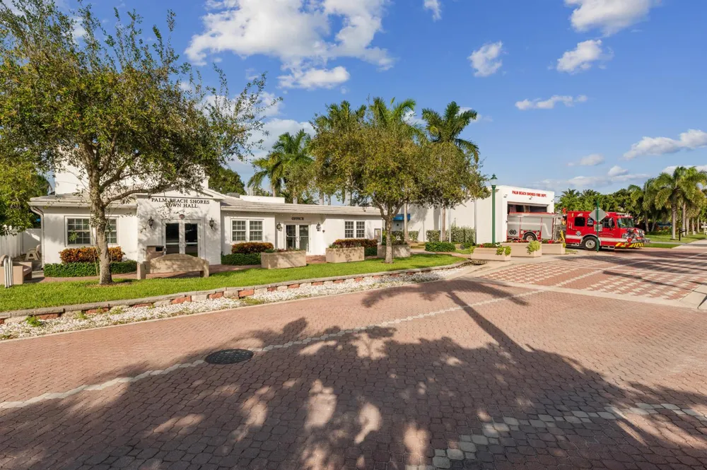 140 Inlet Way #312 Palm Beach Shores, FL 33404