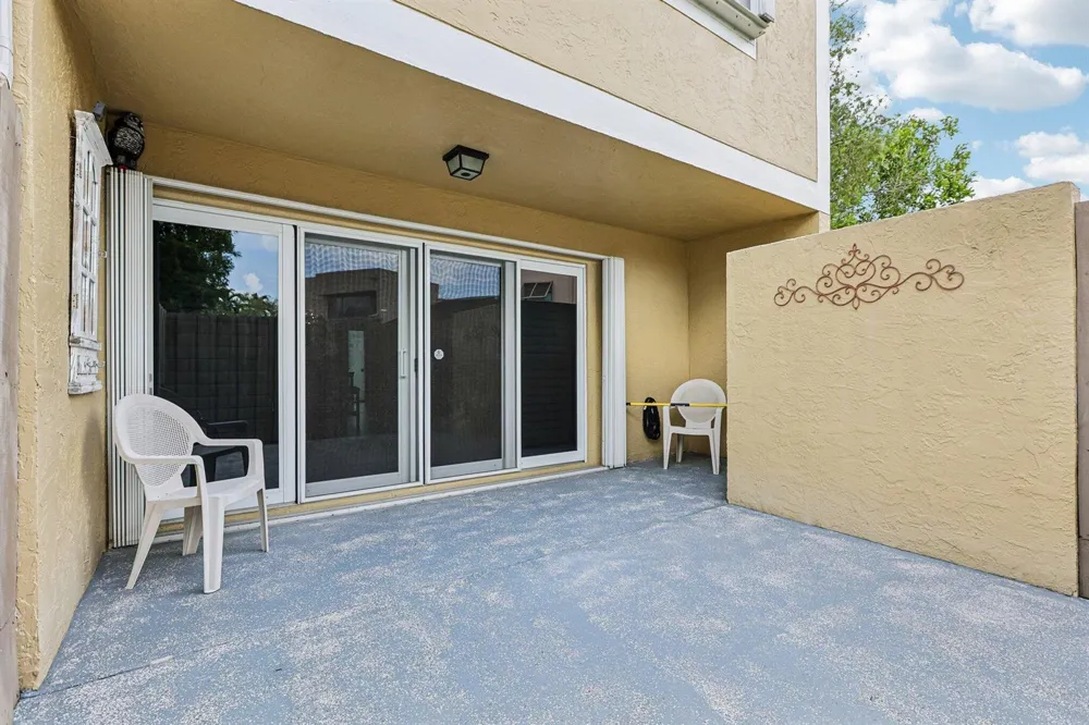 1330 NW 123rd Avenue Pembroke Pines, FL 33026