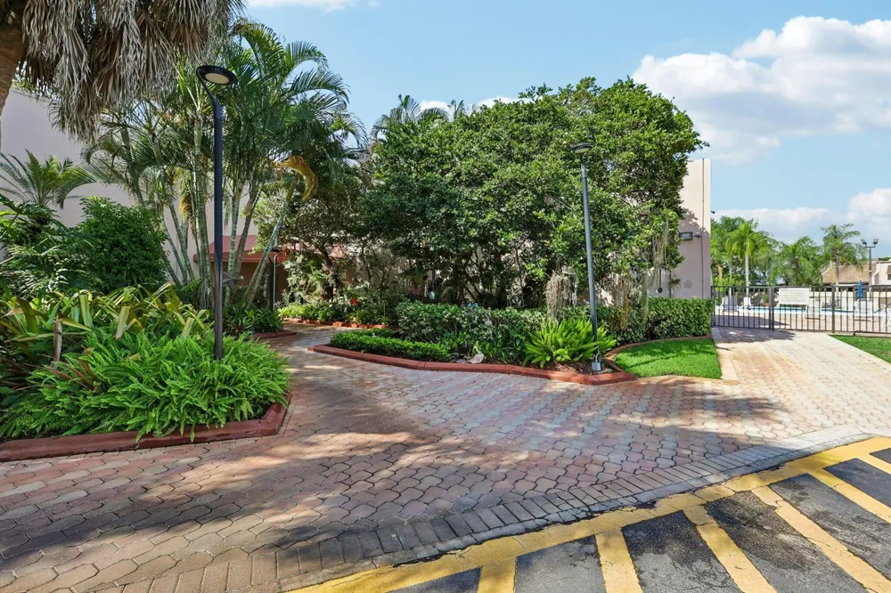 1330 NW 123rd Avenue Pembroke Pines, FL 33026