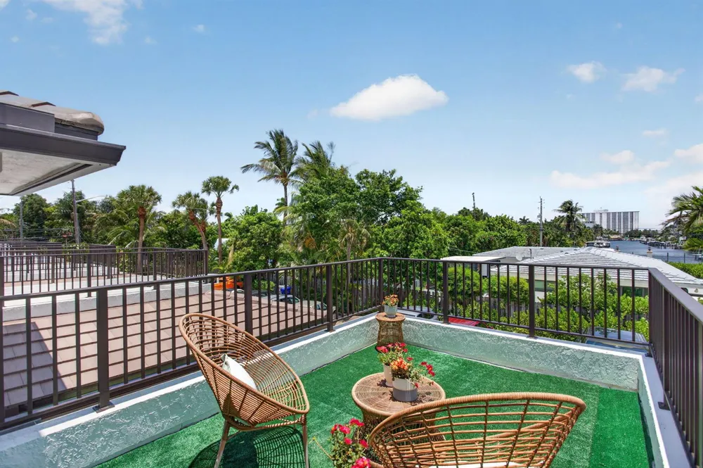 2505 NE 2nd Street Pompano Beach, FL 33062